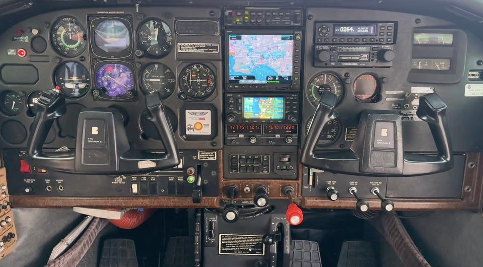 1981 CESSNA T210N Photo 2